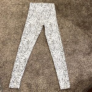 EUC- DYI 3/4 length leggings size X-S
